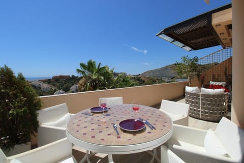 Patio, Day, Natural landscape, View (from property/room), Balcony/Terrace, Dining area, Mountain view