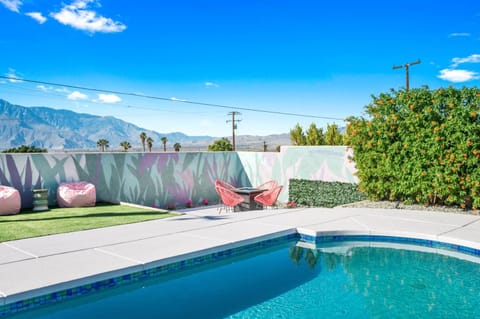 Day, Garden, Mountain view, Pool view, Swimming pool