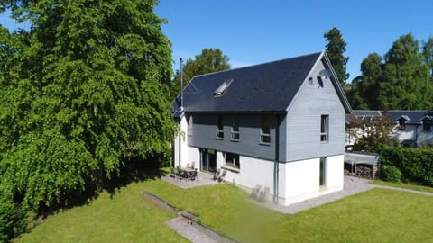 Bright, contemporary house & large private garden House in Strathpeffer