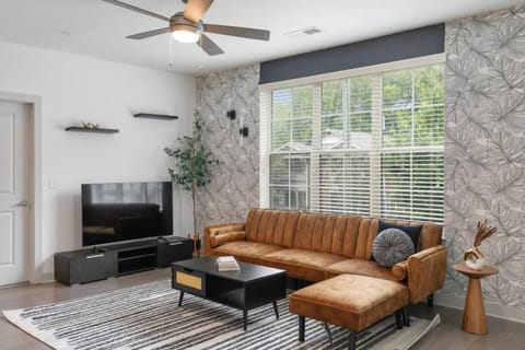 Quiet Comfort and Urban Style 2 Bedroom Condo House in Birmingham