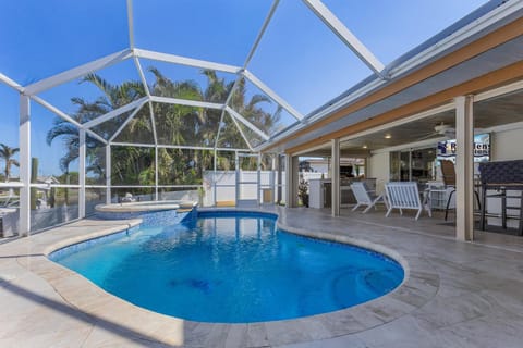 Gulf Access Dock with Tiki Heated Pool Casa Chillotta Roelens House in Cape Coral