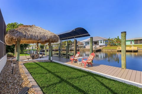 Gulf Access Dock with Tiki Heated Pool Casa Chillotta Roelens House in Cape Coral