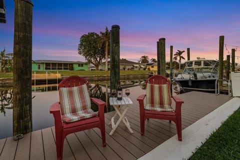 Gulf Access Dock with Tiki Heated Pool Casa Chillotta Roelens House in Cape Coral