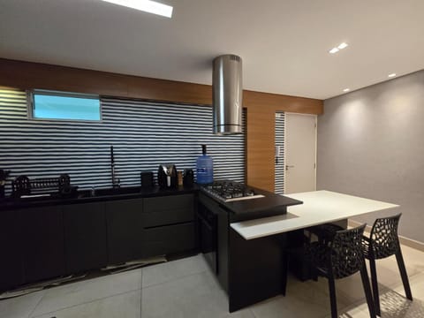 Kitchen or kitchenette, Dining area, Breakfast