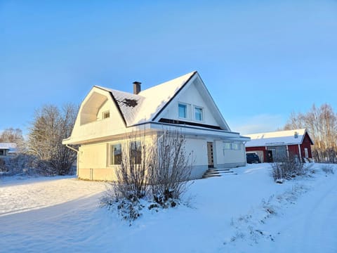 Property building, Day, Winter