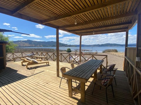 Natural landscape, View (from property/room), Balcony/Terrace, Dining area, Lake view