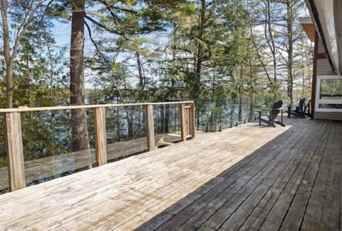 Muskoka Charm Beautiful four bedroom cottage Maison de campagne in Gravenhurst