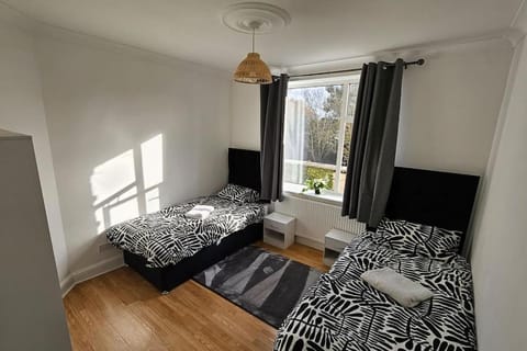 Cosy 2 bedroom flat Apartment in Edgware