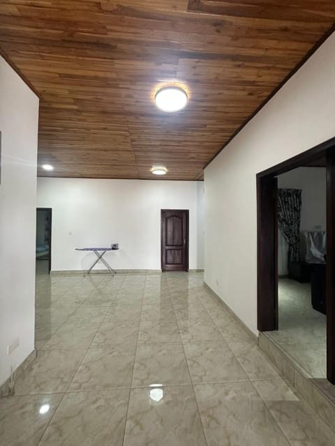 Mirlees Court Home Inn Apartment in Accra