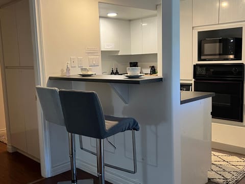 Spacious one bedroom suite Appartement in North Vancouver