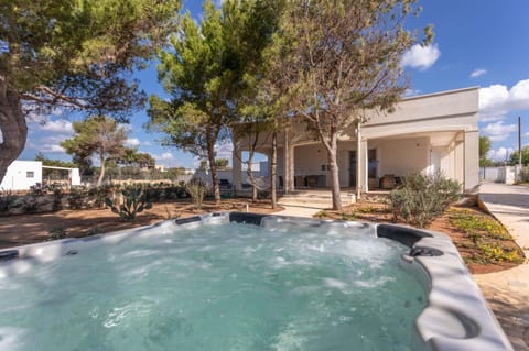 Property building, Hot Tub, Garden view