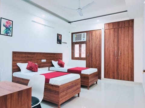 XactHomes Hostel in Noida