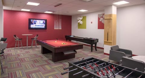 Billiard, Game Room