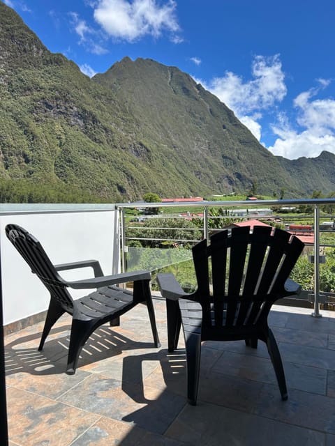 Balcony/Terrace, Mountain view