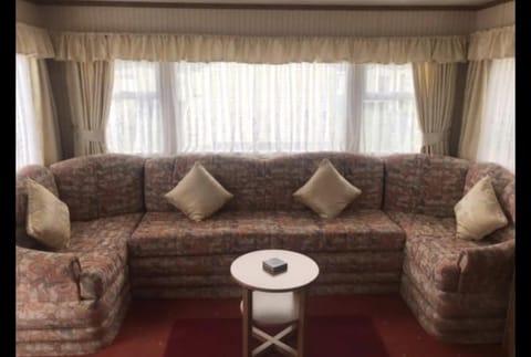 Walshs holiday park 6 berth 2 bedrooms lead person must be over 30 Appartamento in Skegness