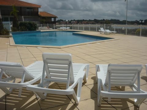 Pool view, Swimming pool, sunbed