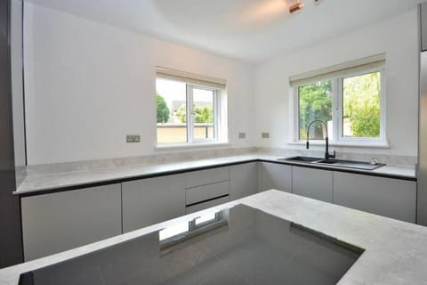 Heart of Hartwell-Indoor GYM-Game Room-Hot tub Apartment in Daventry District