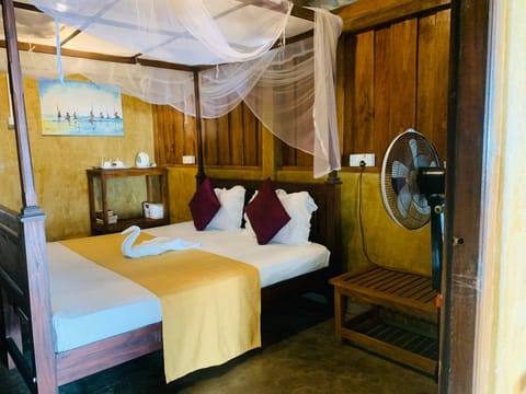 Suha Beach Double Cabana Inn in Galle