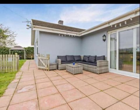 Aberceiro Bungalow House in Tirymynach