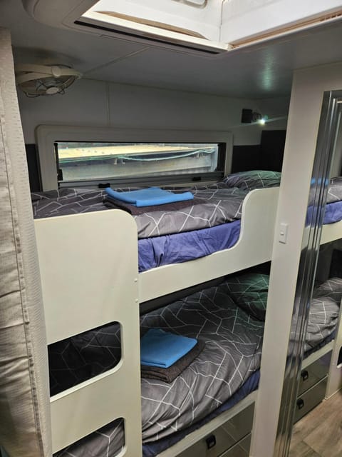 Bed, Bedroom, bunk bed