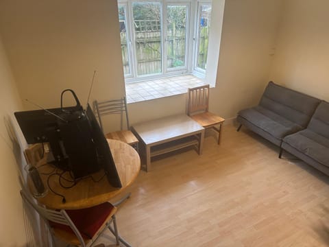 Lovely ground floor space with garden in trendy Bermondsey House in London Borough of Southwark