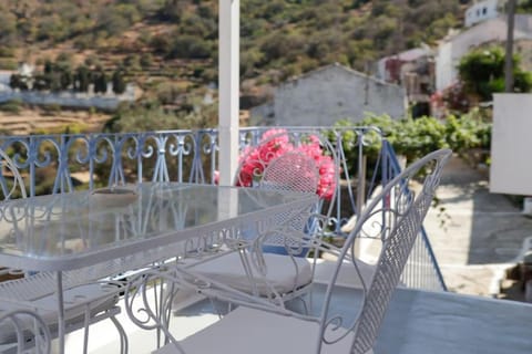 Natural landscape, View (from property/room), Balcony/Terrace, Balcony/Terrace, Dining area, Mountain view