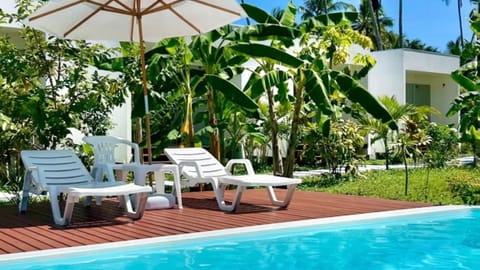 Garden, Garden view, Pool view, Swimming pool, sunbed