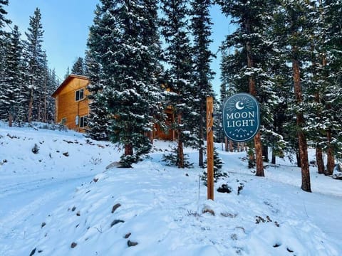 Mountain Views, Fast Wi-Fi, Hot Tub near Fairplay and Breck House in Park County