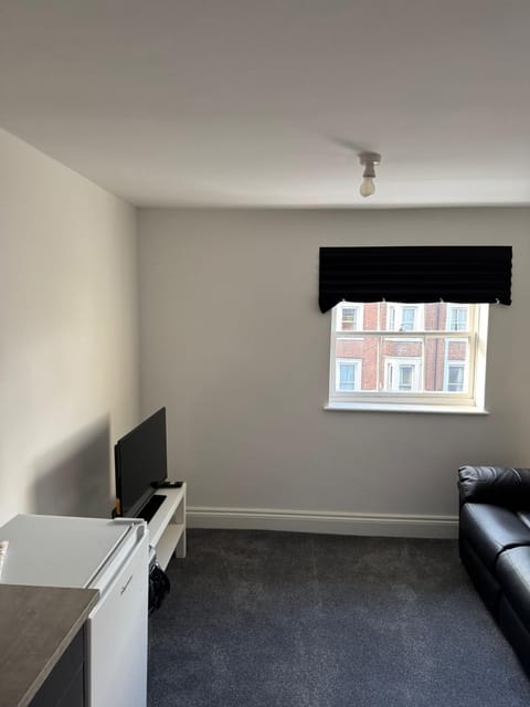 Cosy central 2bed apartment-contractors welcome Apartment in Gloucester