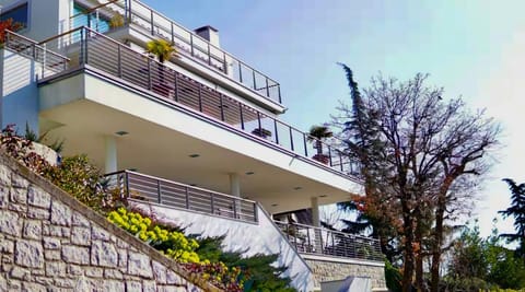 Property building, View (from property/room), Balcony/Terrace