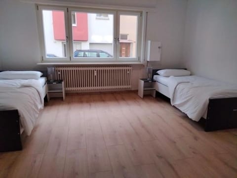 Günstig Zentral Einfach 75qm Apartment in Pforzheim