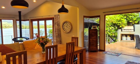 Natural landscape, Balcony/Terrace, Seating area