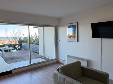 Appartement 3 pièces avec accès direct plage et WiFi - FR-1-487-377 Apartment in Cabourg