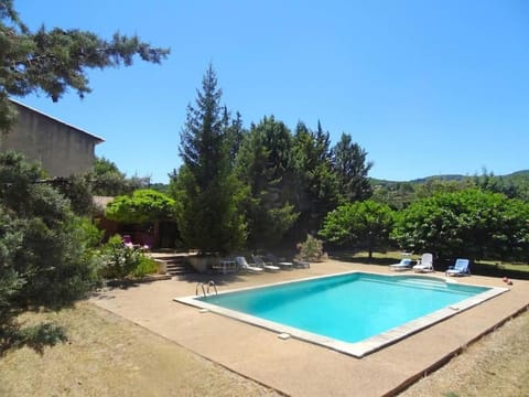 #Villa Théo# Grande villa avec piscine chauffée Villa in Apt