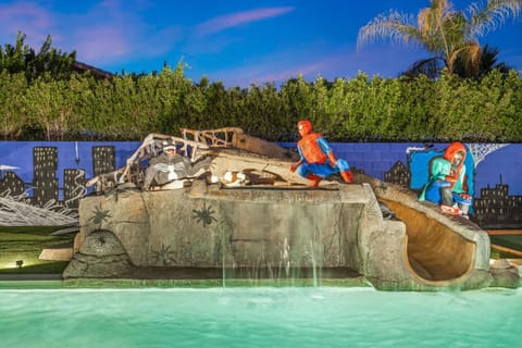 Da Spidey House: Waterslide, 100K Gameroom, Pickleball, Bocceball, & More Villa in La Quinta