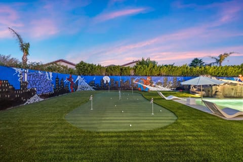 Da Spidey House: Waterslide, 100K Gameroom, Pickleball, Bocceball, & More Villa in La Quinta