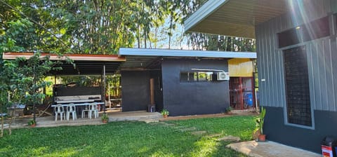 Jorge's Family Room Farm Stay in Cagayan de Oro