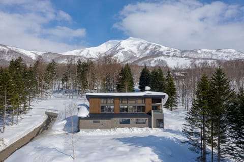 Property building, Day, Natural landscape, Mountain view