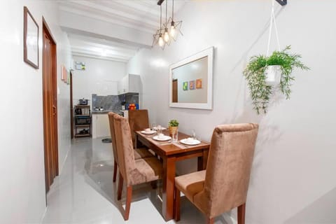 Unit 102 - Your Cozy Batangas Retreat Apartment in Batangas