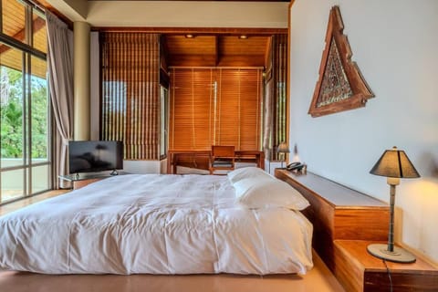 Villa Rukachart 4BR I Tropical & Spacious - Ocean View Villa in Choeng Thale