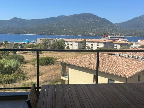 Appart tout équipé et vue sur la mer Apartment in Propriano