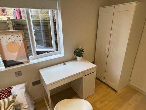 Kingston City Double Room with Shared Bathroom Vacation rental in Kingston upon Thames