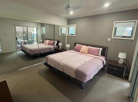 Townhouse in the heart of Urangan Apartment in Hervey Bay