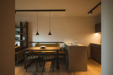 Kitchen or kitchenette, Dining area