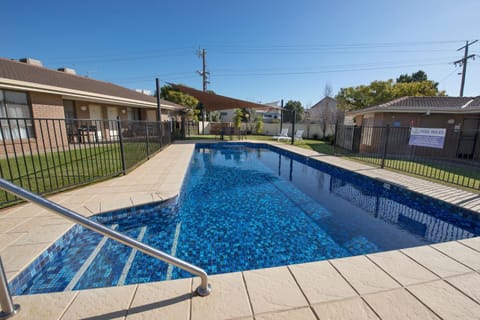 Jacaranda Holiday Units Motel in Swan Hill