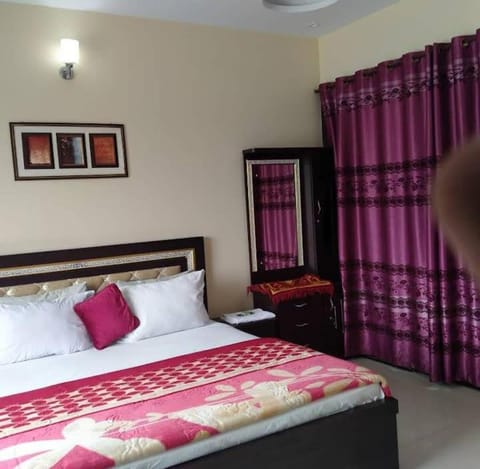 Zamzam Residency Guest House Bed and Breakfast in Karachi