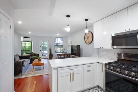 Charming Central Park Townhome House in Harlem