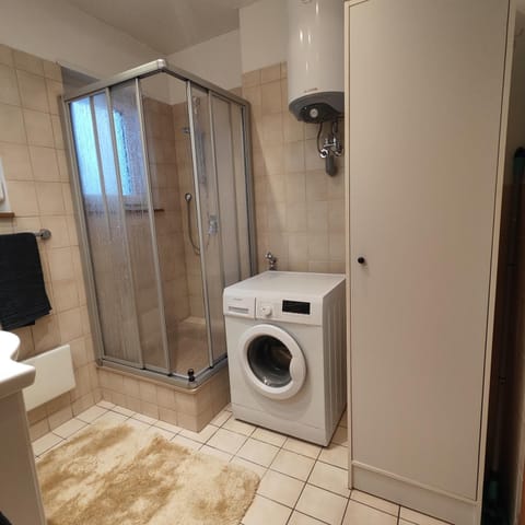 Shower, Bathroom, washing machine