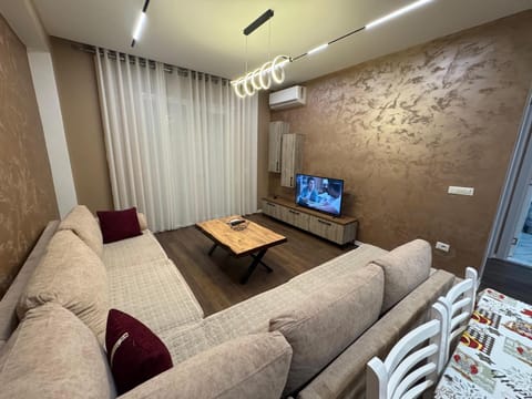 Communal lounge/ TV room, TV and multimedia, Living room, Seating area, Evening entertainment