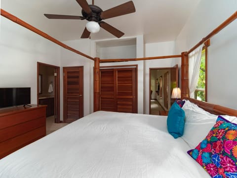 Rescidences at Barrier Reef 16A Garden View 1 BR by Stay Floreo House in Corozal District